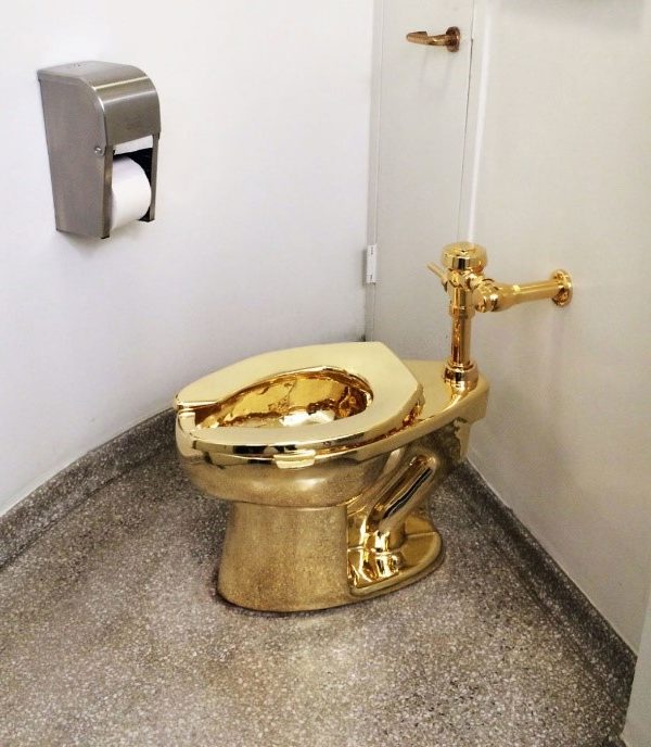 Bárki használhatja a színarany WC-t New Yorkban
